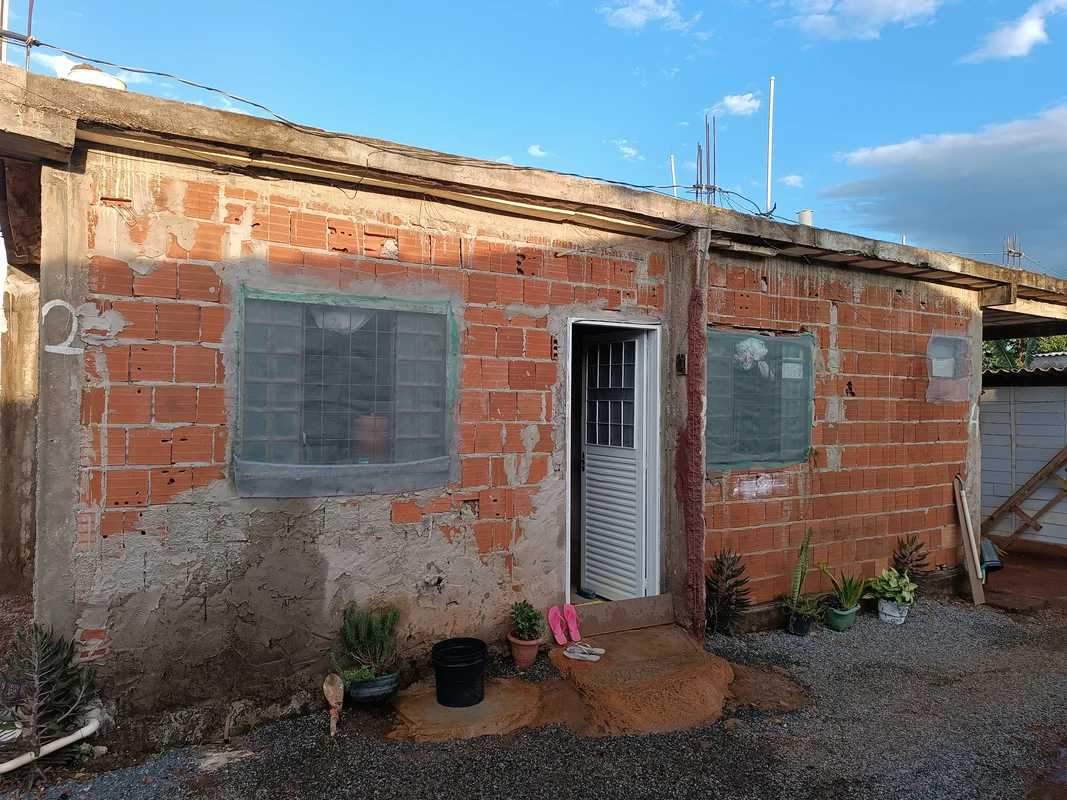 Vendo casa (faltando acabamento) em sobradinho dos Melos logo no início , próxim...
