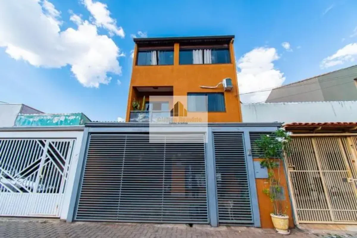 QI 08 SOBRADO 3 PAV. LOTE 90M! Excelente oportunidade para quem quer conforto, s...