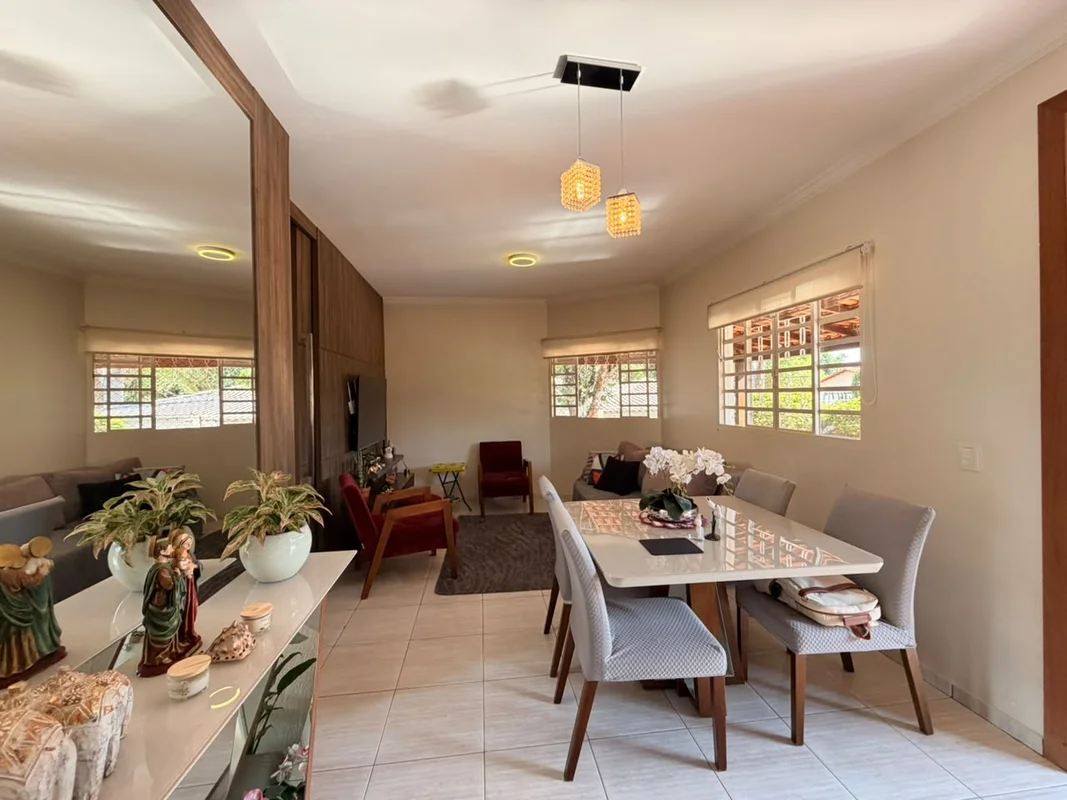  OPORTUNIDADE EM ARNIQUEIRA | TERRENO DE 800 m² + CASA NA LAJEUma excelente opor...