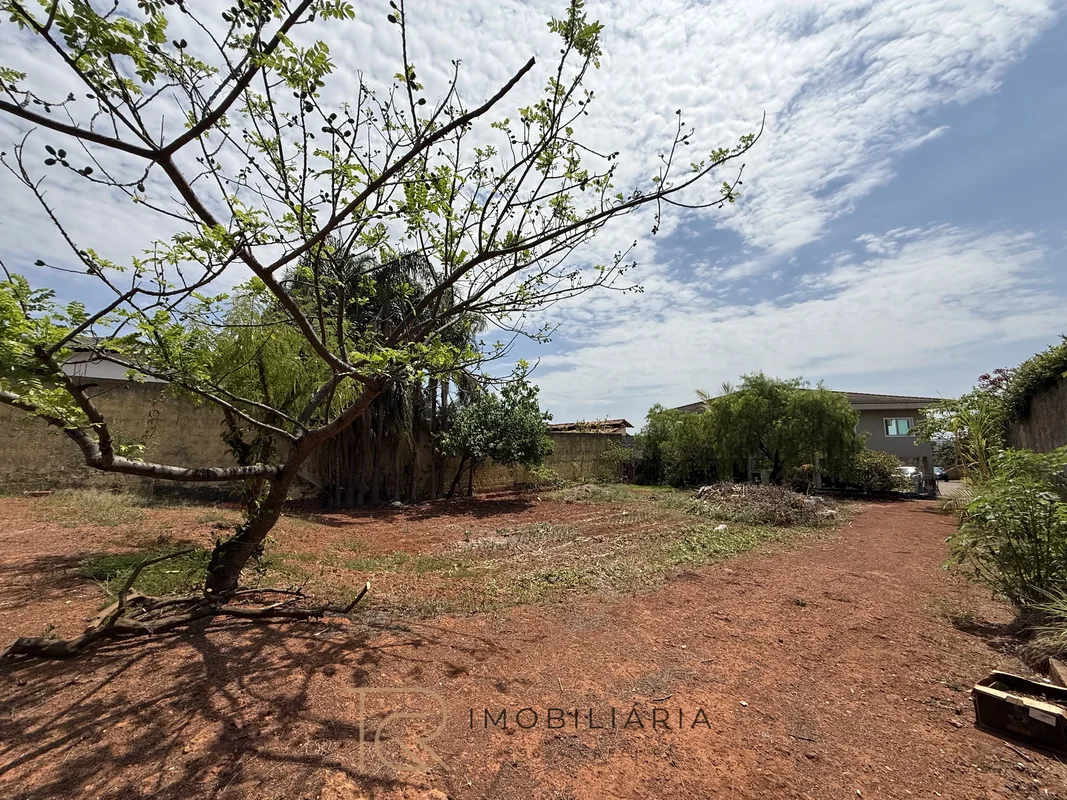 TRG IMOBILIÁRIA VENDE: Lote de 1.000m2 Dentro de condomínio fechado Condomínio p...