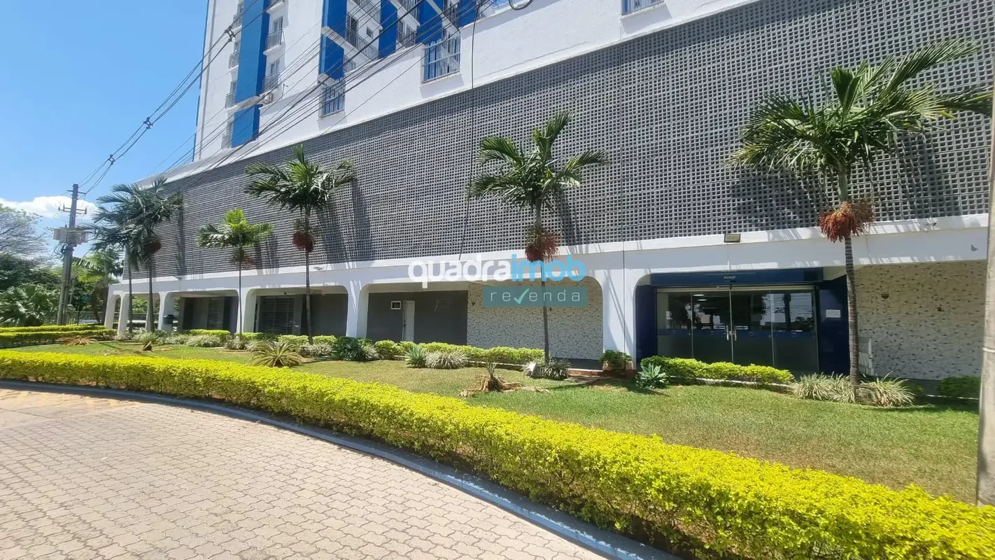 Excelente Loja no Pistão Sul ao lado da Universidade Católica!Loja ampla com 461...