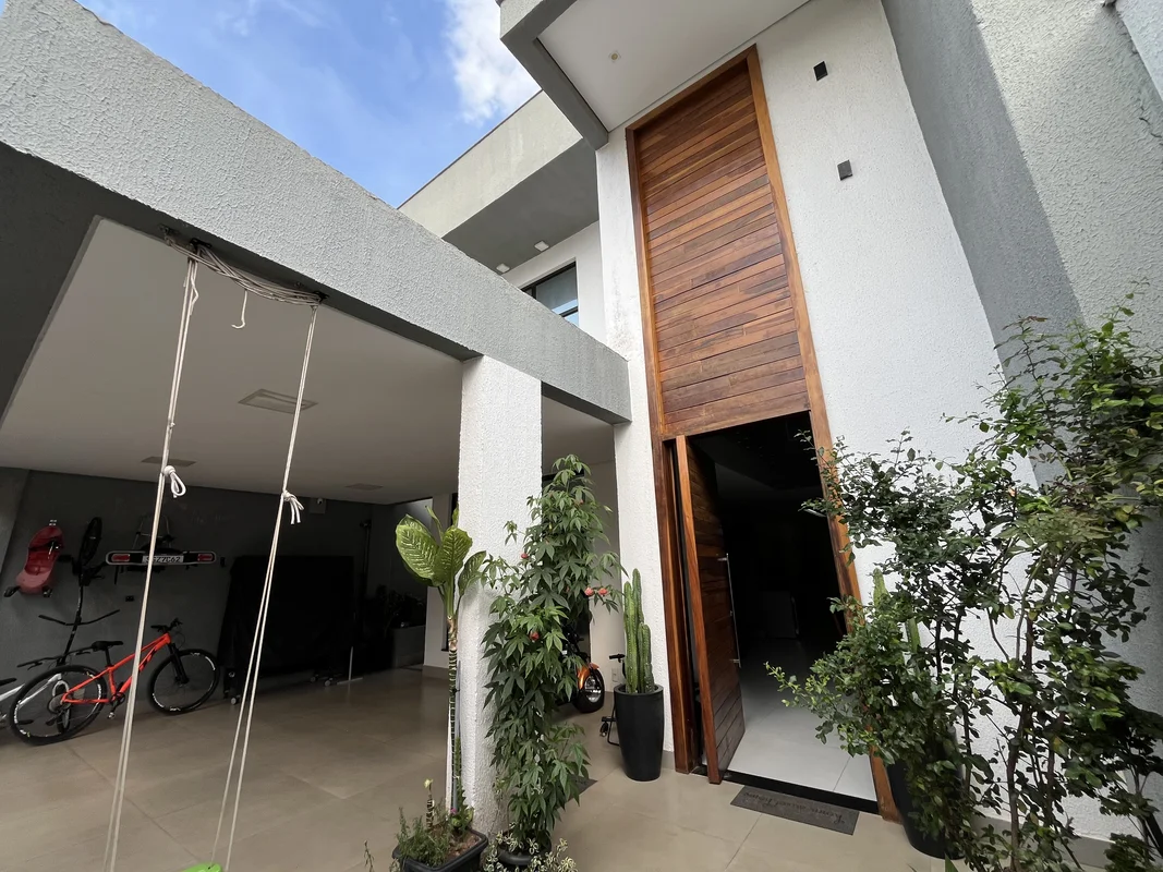 VENDO SOBRADO MODERNO DE ALTO PADRÃOArniqueiras – Conjunto 4Sobrado moderno dent...