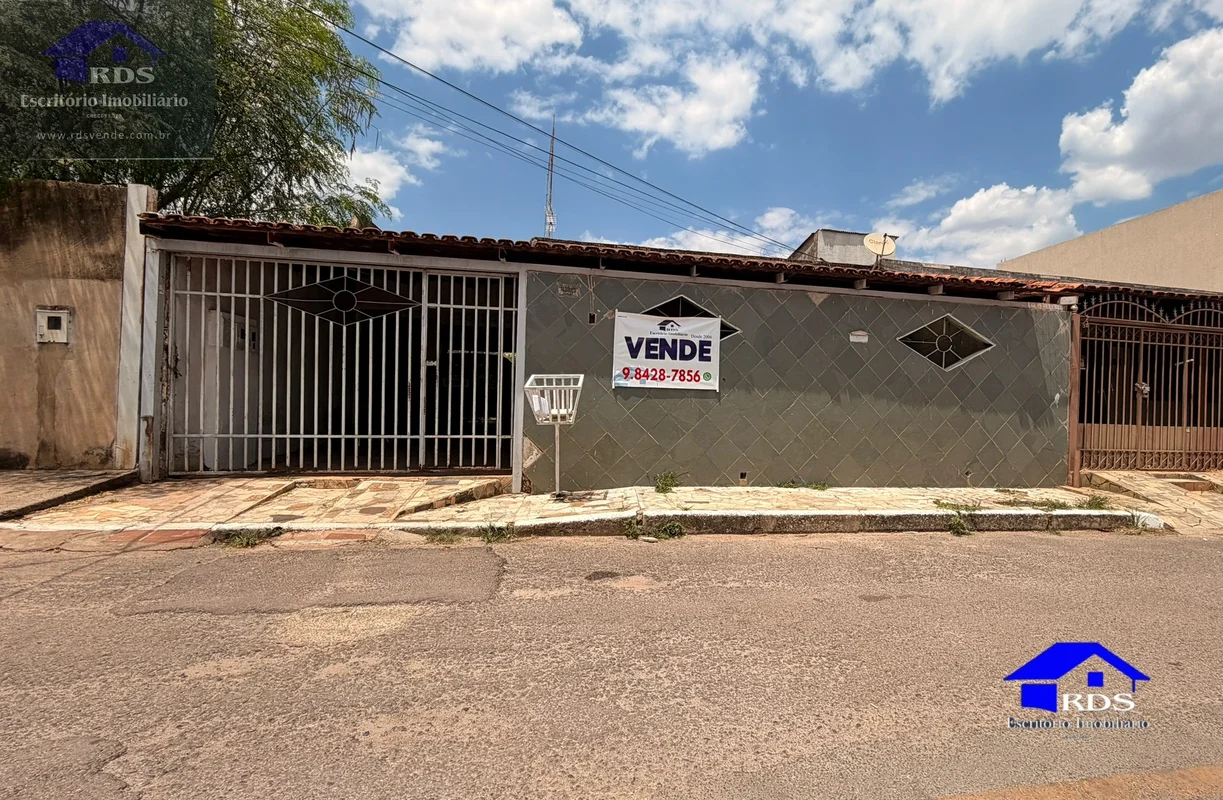 RDS VENDE — CASA COM LAJE NO SETOR OESTE Quadra 20 — Setor OesteExcelente oportu...