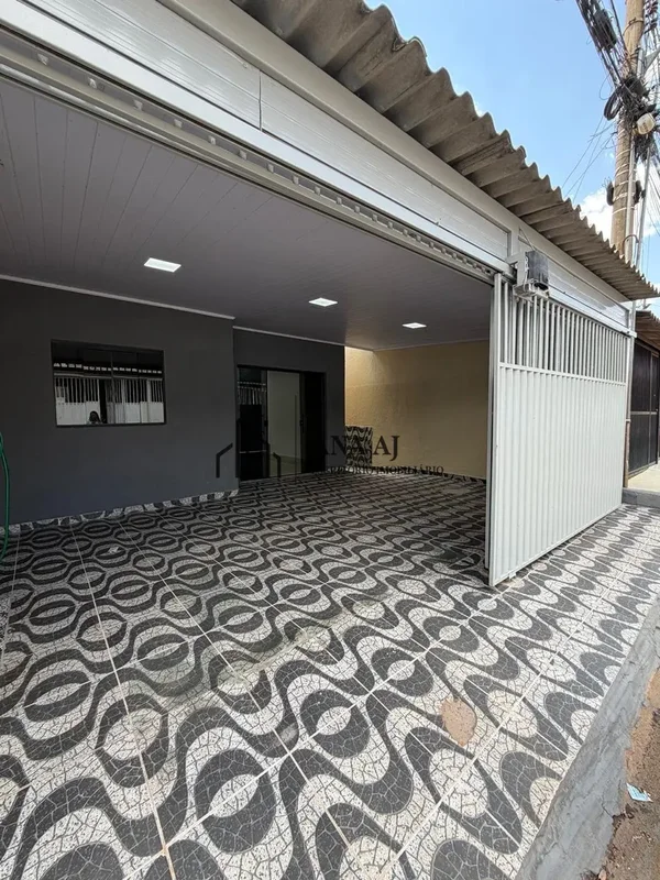 ANA IMÓVEIS ANUNCIA:EXCELENTE CASA À VENDA, TODA NO PORCELANATO, REFORMADA E COM...