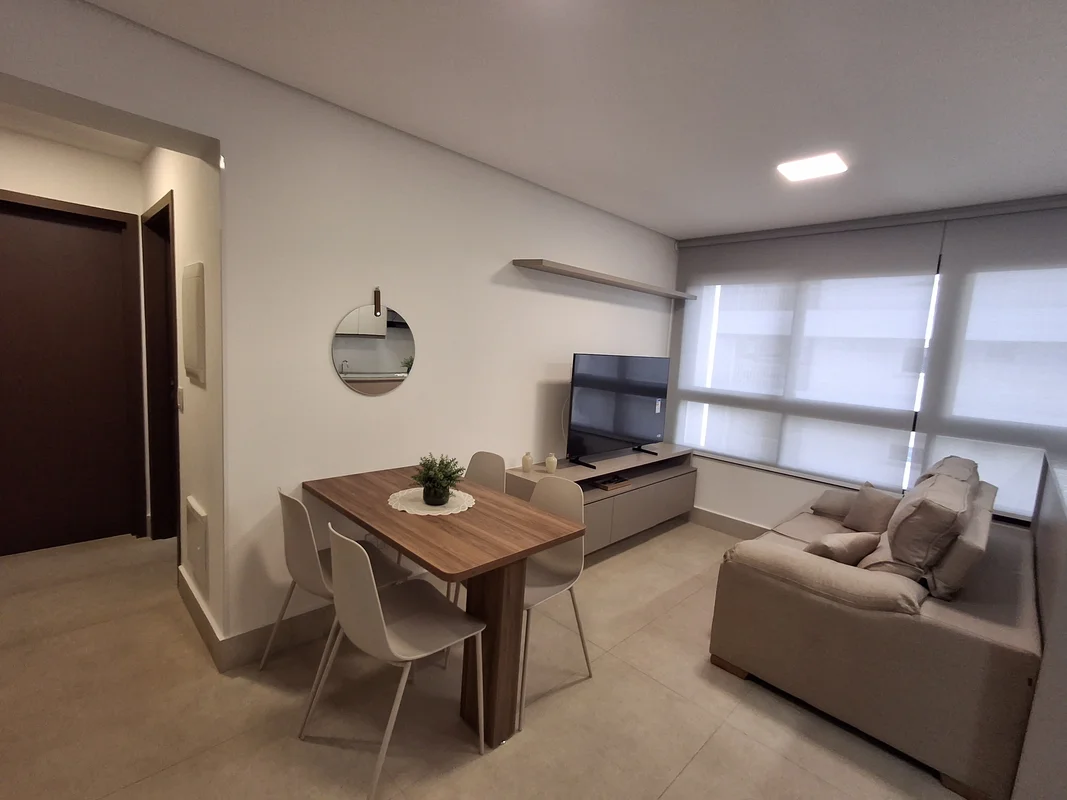 Apartamento para aluguel no Edifício Spot Marista que está completo mobília e ar...
