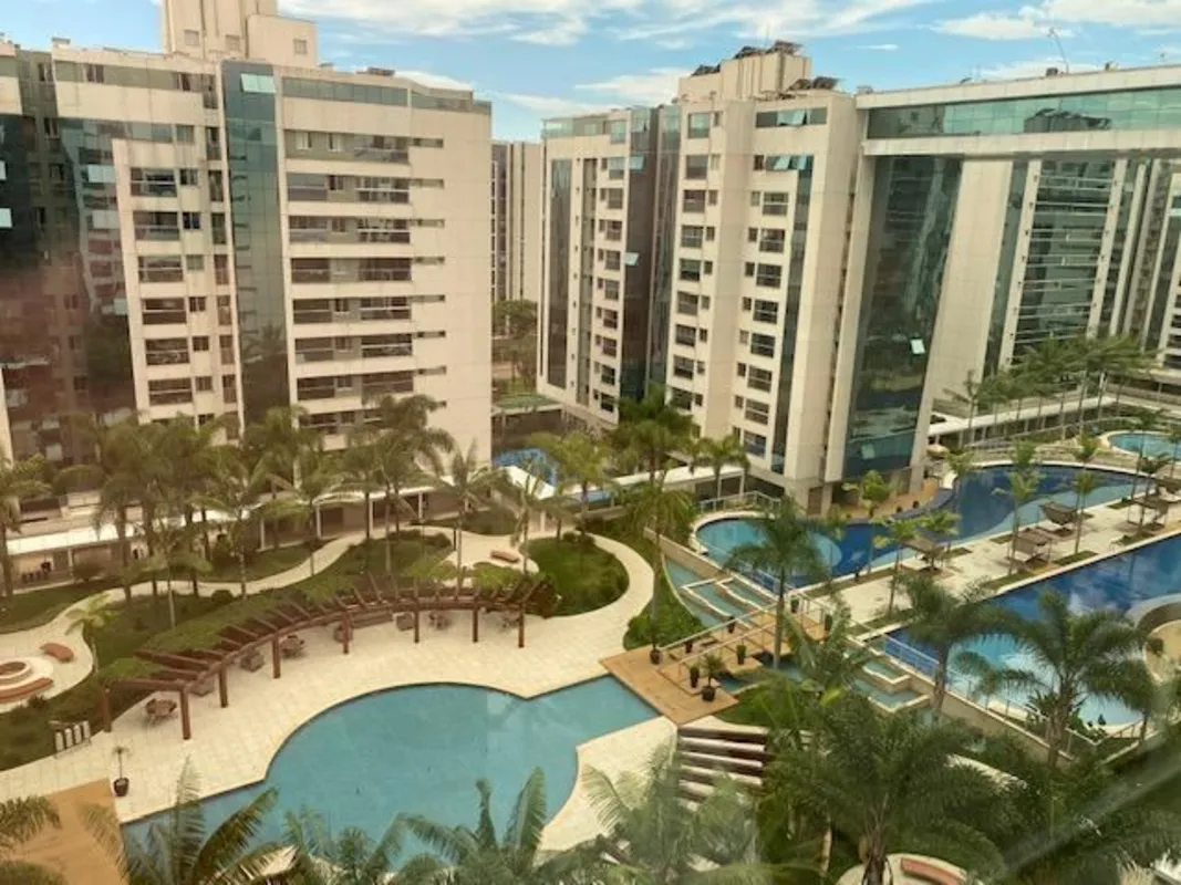 Este apartamento mobiliado, localizado no Setor SGCV 27 8, na Zona Industrial (G...