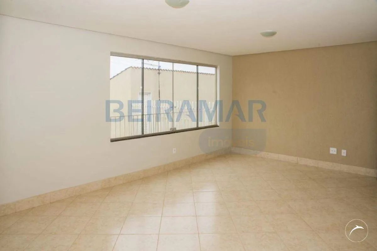 Imóvel composto por:- 1 quarto- Sala- Cozinha americana- 1 banheiro- 1 vaga de g...