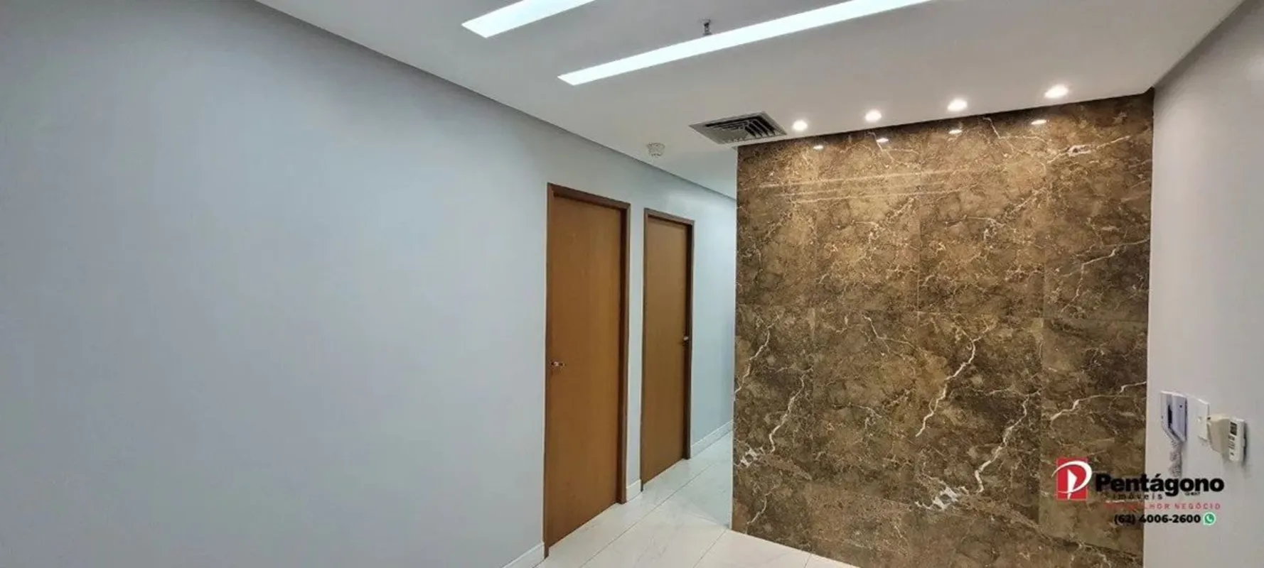 Sala comercial com acabamento completo, pronta para uso, dividida em 04 ambiente...