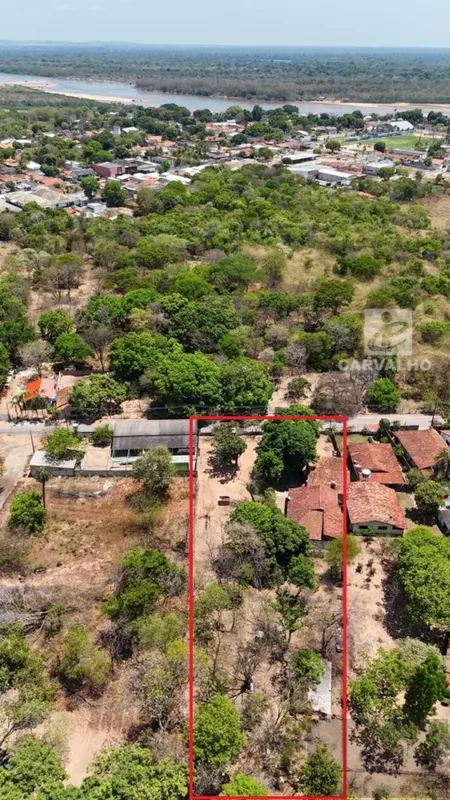 Área a venda no centro de Aruanã-GOCód.1005Área total 4.395 m2Frente 35,94 m100%...