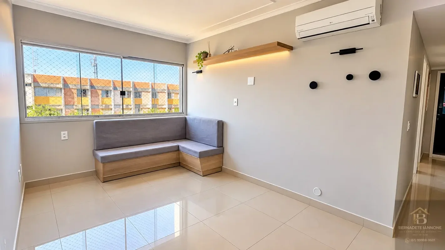 OPORTUNIDADE EXCLUSIVA NA SQN 312 – ASA NORTE Excelente apartamento reformado, s...