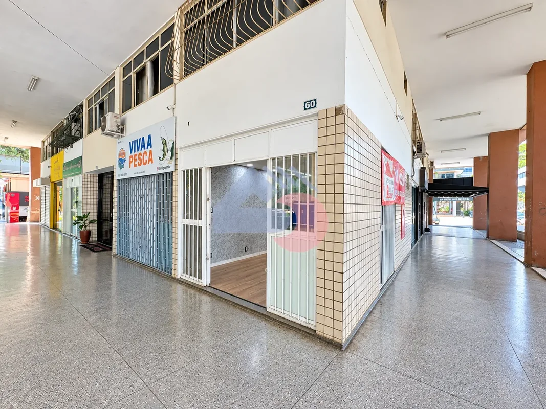 LOJA DE ESQUINA EM VÃO LIVRE, 25M², NA SCLN 114 BLOCO C, ASA NORTE, LOCALIZAÇÃO ...