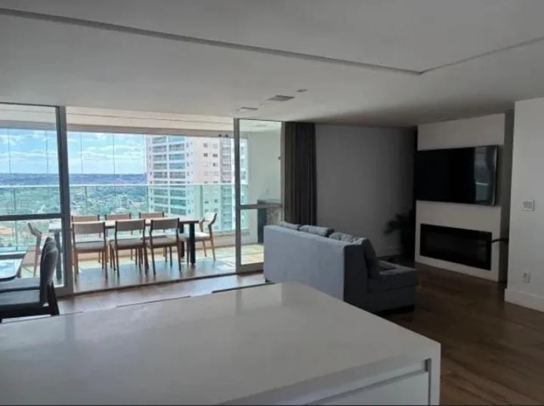 Granville Negócios Imobiliários Vende:Excelente apartamento, medindo 180m² de ár...