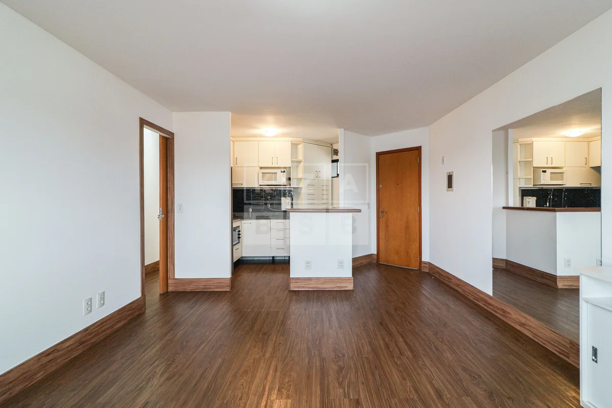 Apartamento de 2 quartos linear, com janelão e vista livre para o nascer do sol ...