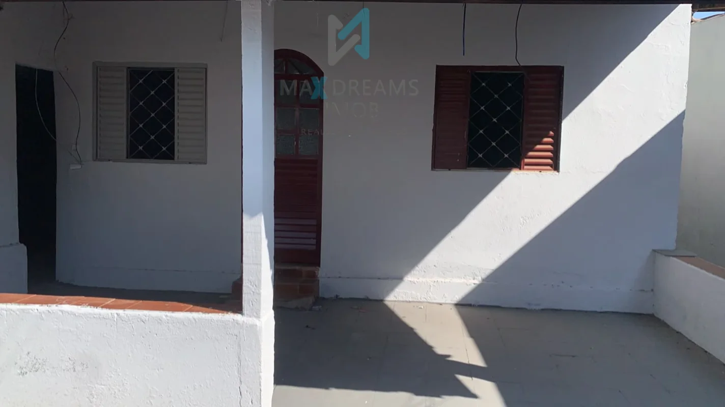 MAX DREAMS IMOB VENDECASA REFORMADA COM 2 QUARTOS + EDÍCULA INDEPENDENTE | SAMAM...