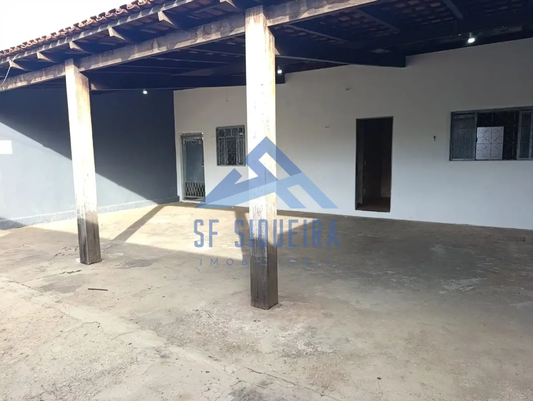  S. F. SIQUEIRA VENDE IMÓVEL COMPOSTO DE:* CASA DA FRENTE:- SALA, COZINHA, DOIS ...