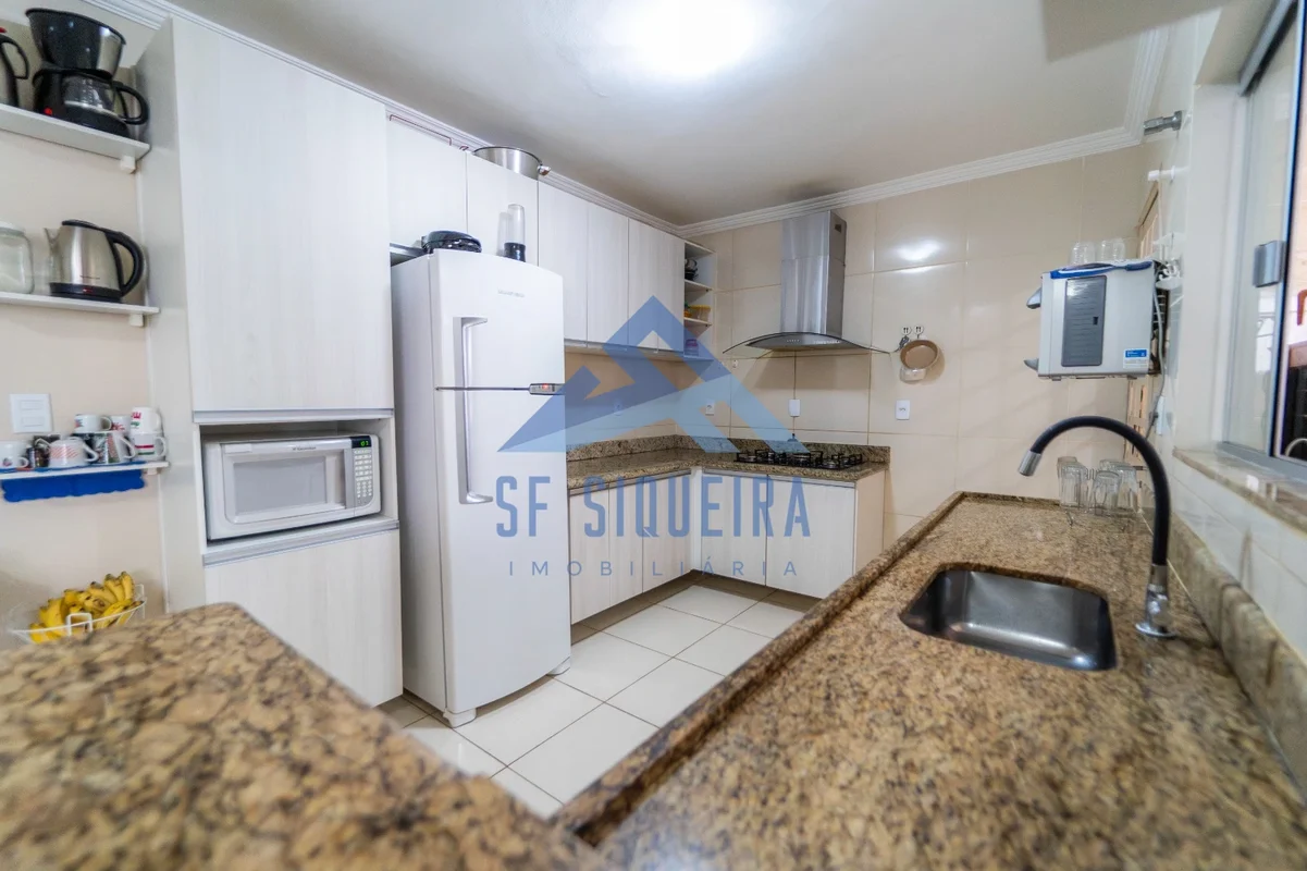 - S. F. SIQUEIRA VENDE IMÓVEL COMPOSTO DE:- SALA DE TV COM ÓTIMA ILUMINAÇÃO;- SA...