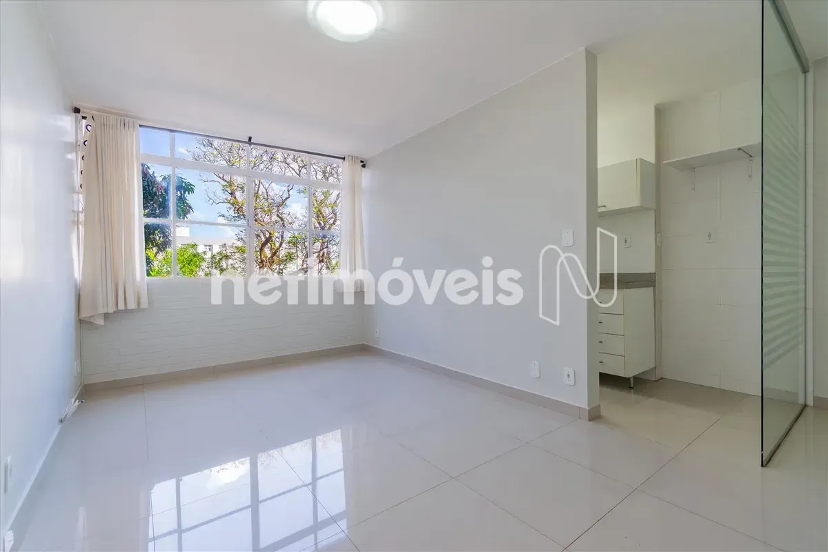 Apartamento para Locação – SQS 103 Bloco C | 1 Suíte com Armários, Sala com Vist...