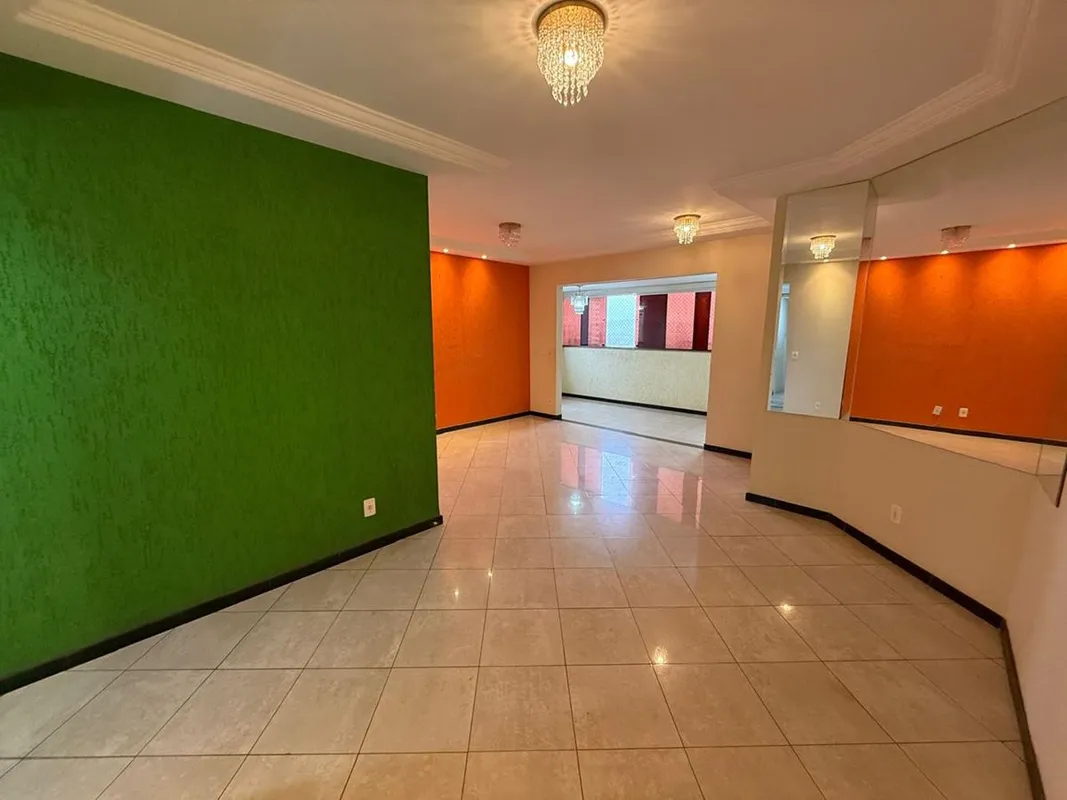 Apartamento Setor Bueno à venda com 4 quartos, sendo 2 suítes, varanda, 2 vagas ...