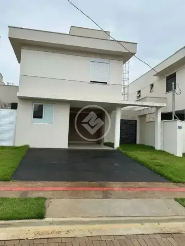 Jd MarselhaLote 204mÂ²Area construida: 166mÂ²03 suÃ­tes com armarios01 quarto tÃ...