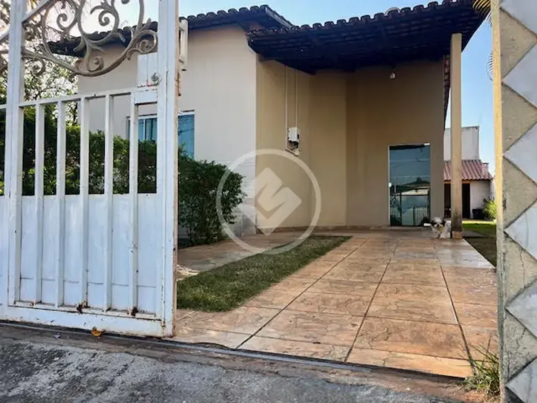 Excelente casa sozinha no lote com quintal Casa 3/4 com suite sala TV jantar Ã¡r...