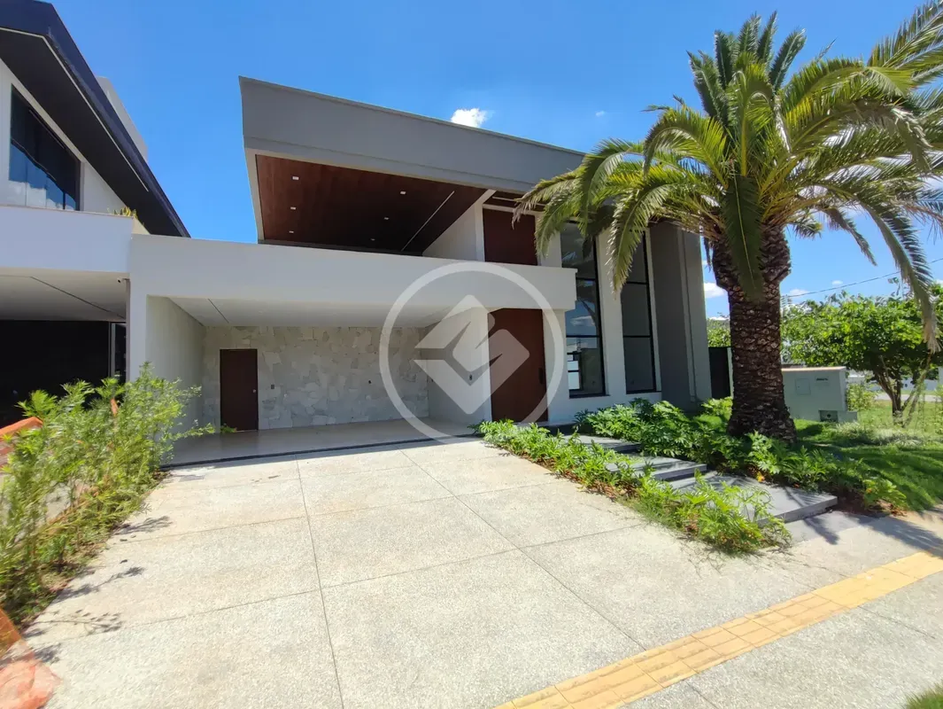 Lote com 356,92m² ao lado da viela verde, 178,46m² de construção, projetados par...