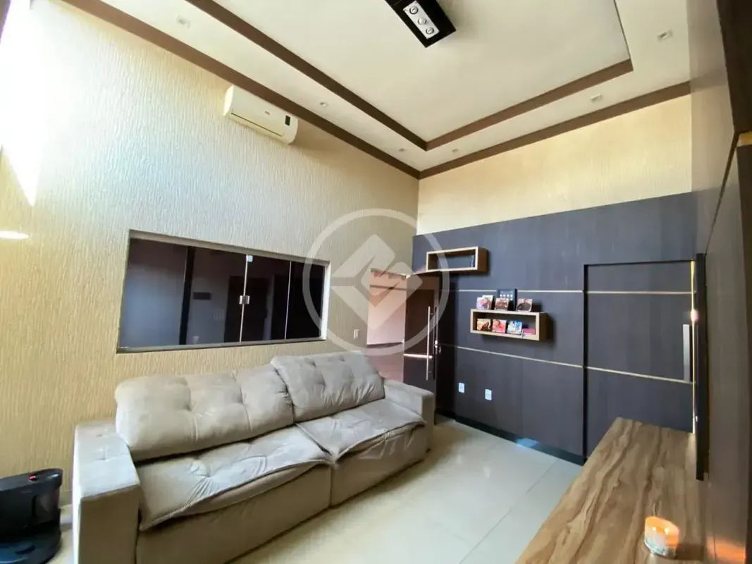 Casa Ã  Venda no Residencial CanadÃ¡ â?? GoiÃ¢niaCasa de esquina com excelente a...