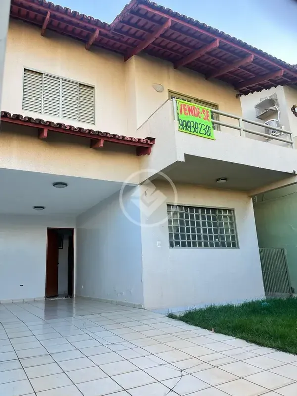 Lindo sobradoExcelente localizaÃ§Ã£o a 950 metros buriti shopping Garagem 3 carr...