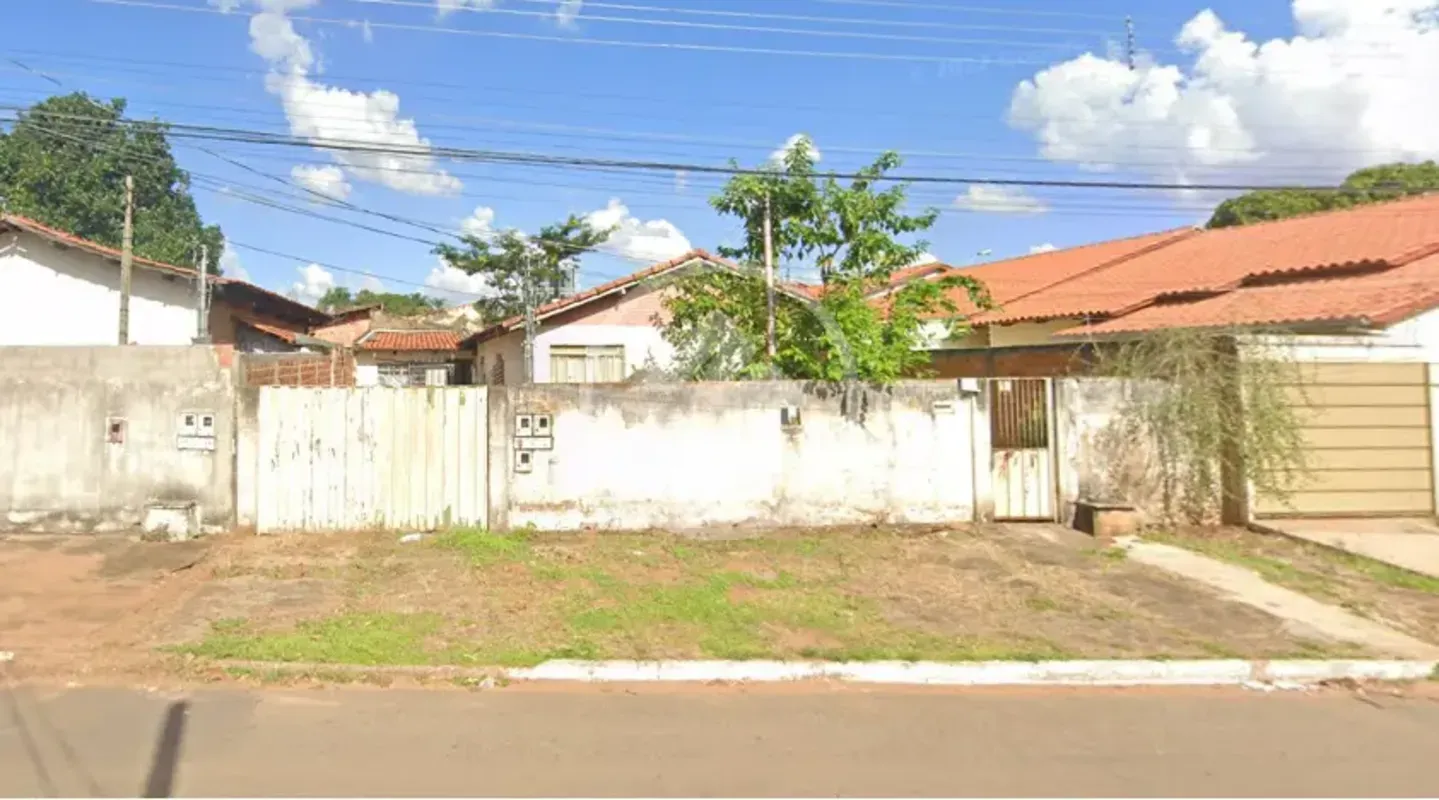 ÃREA GRANDE COM EXCELENTE LOCALIZAÃ?Ã?ODESCRIÃ?Ã?O: LOTE CONTRA-ESQUINA COM 469...