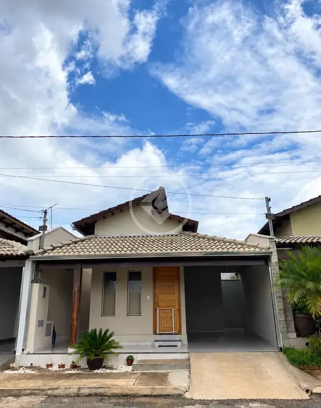Casa 3 quartos, sendo 1 SuÃ­te; Sala integrada; Cozinha; Banheiro social;Ãrea d...