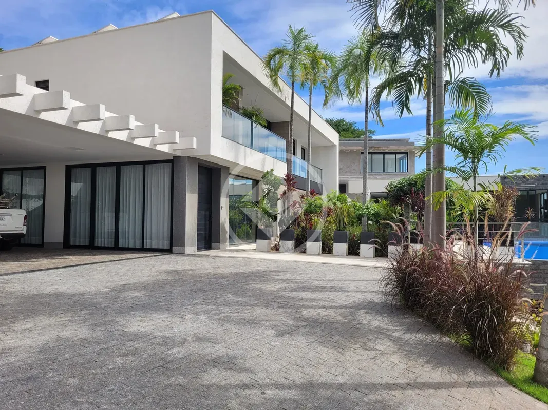 Sobrado ExclusivoÃrea construÃ­da: 640m2Ãrea total 1.629m2â?? No ponto mais al...