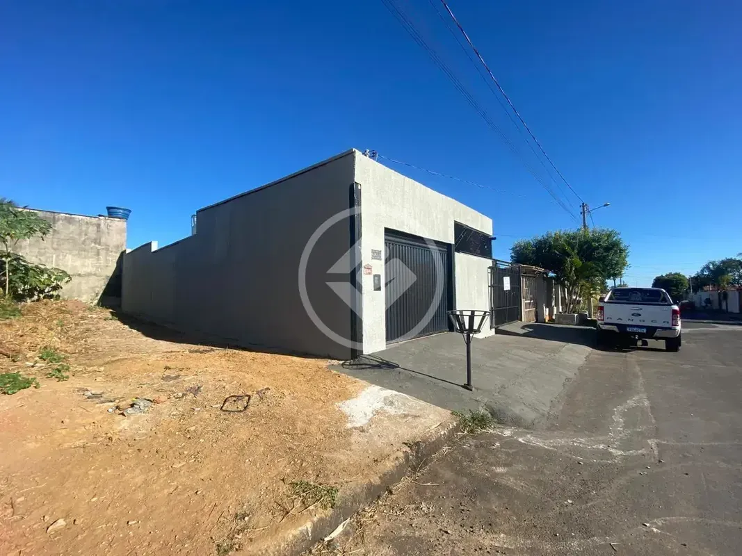 ?Vende-se Casa na Região de Aragoiânia Valor 250.000.00Escriturado e registrada....