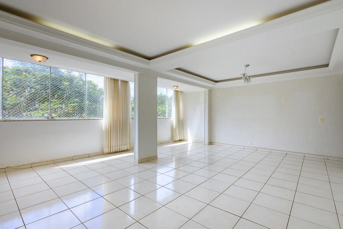 Oportunidade rara na Asa Norte SQN 106 • Bloco J181m² | Andar alto | Vista livre...