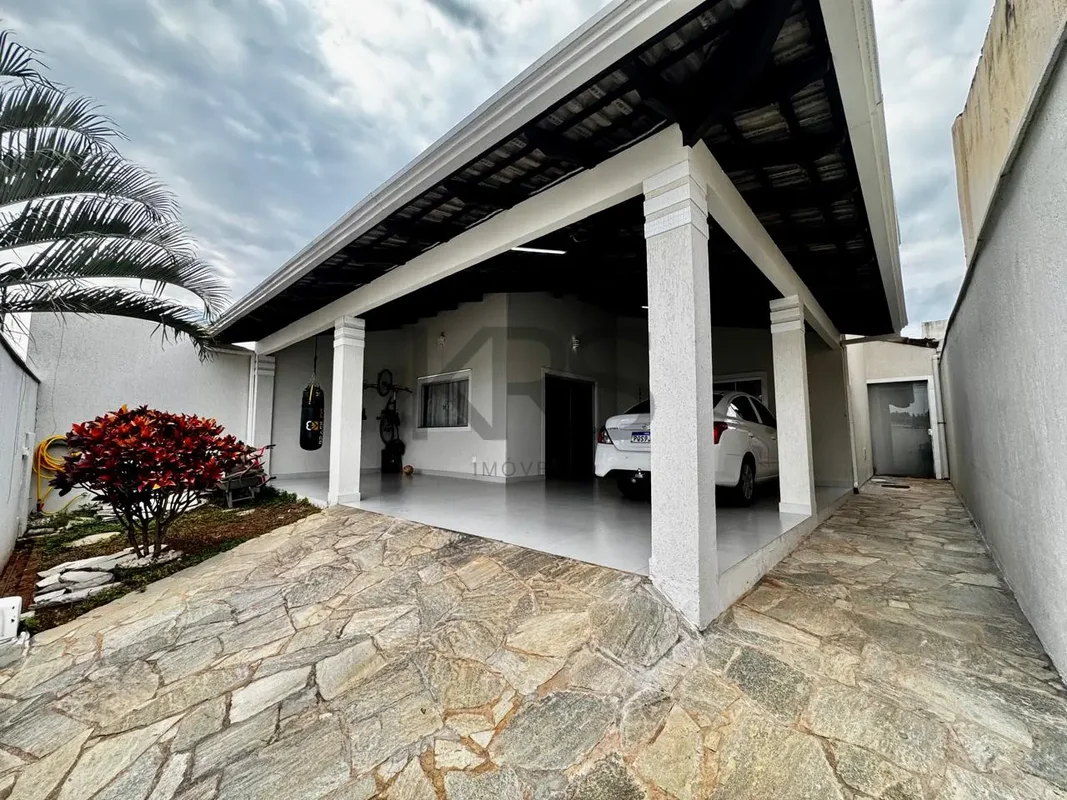 Uma casa pronta para viver uma nova fase.Casa em Condomínio | Reformada | Sobrad...