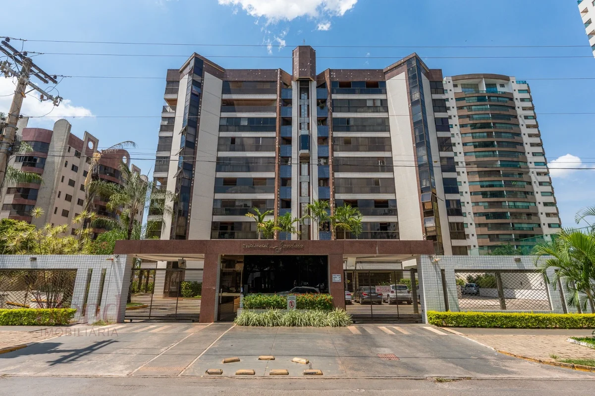 Apartamento de 243 m² no 9º andar do Residencial Jandaia, em Águas Claras, com p...