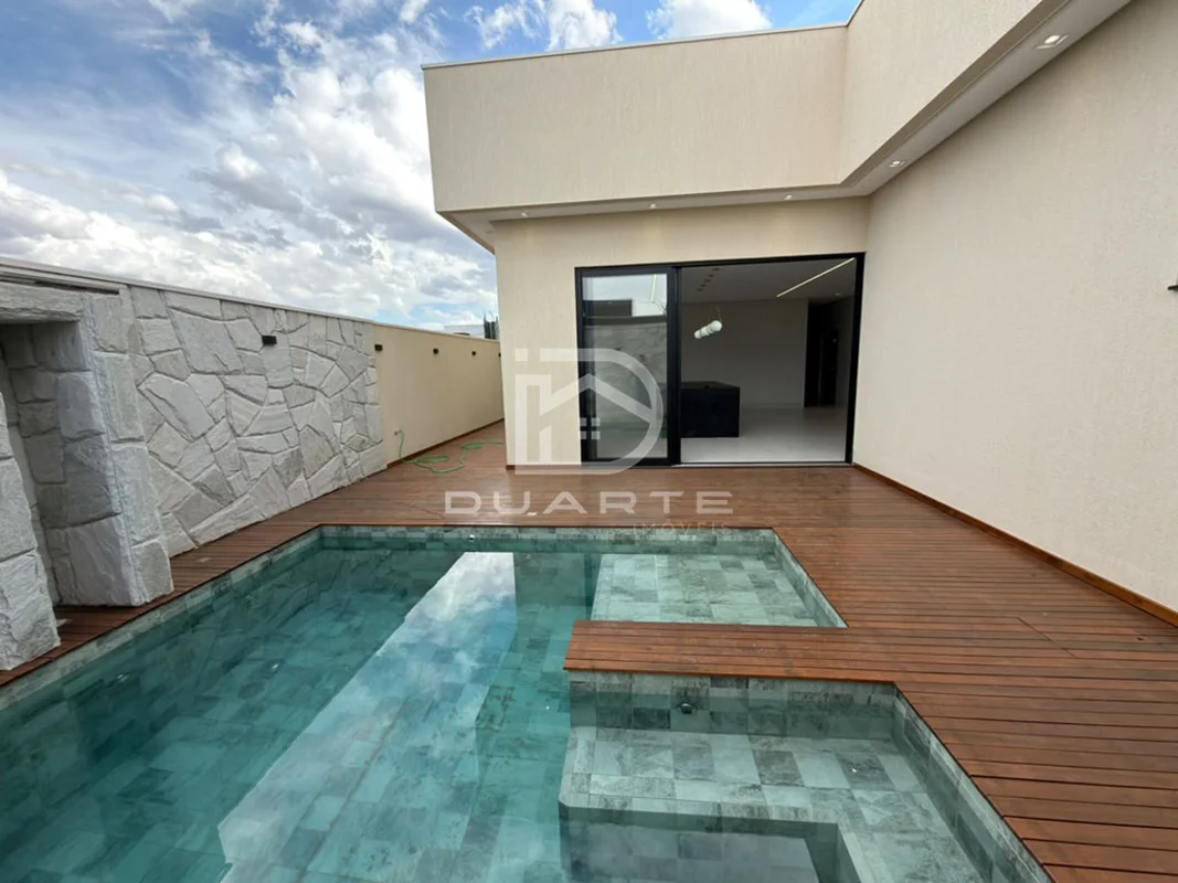 Casa em Condomínio Residencial Grand Trianon, com:* 04 suítes, sendo 01 master c...