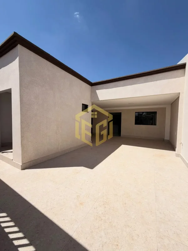 ?? VENDO CASA MODERNA – SAMAMBAIA/DFCasa moderna, bem planejada, com ambientes c...