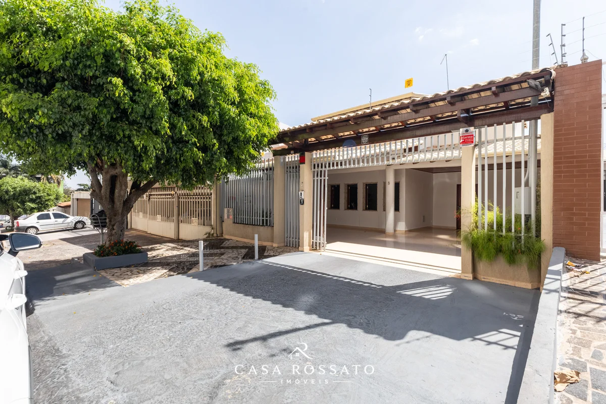 Casa à venda na QSB 16 — Taguatinga Sul | 5 quartos, 3 suítes e lazer privativoC...