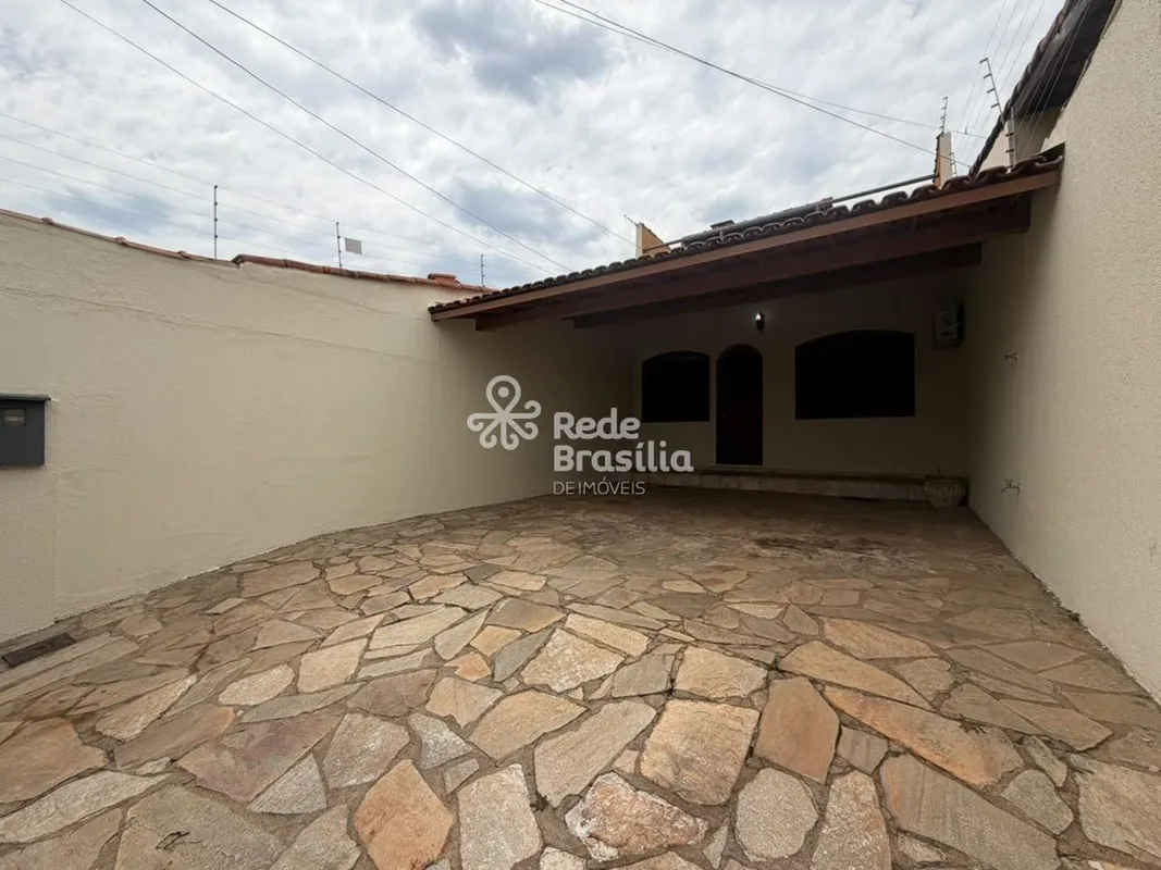 SRES QD 10 BLOCO J - CRUZEIRO VELHOExcelente casa com 04 quartos, Casa de 04, co...