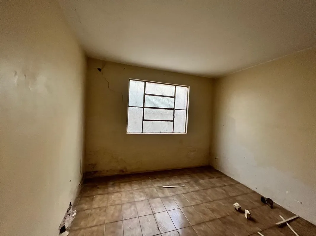 Excelente oportunidade de investimento em Taguatinga Norte. Este lote à venda es...