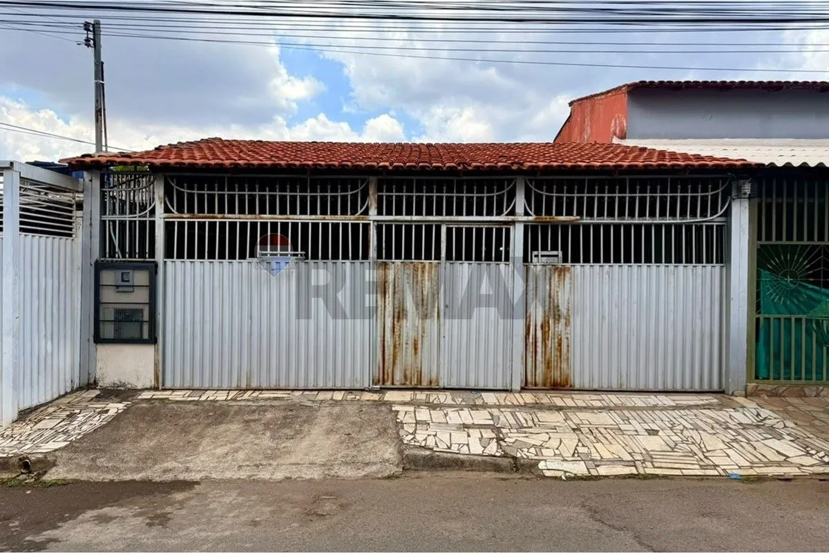 Se você está procurando uma casa espaçosa, funcional e com excelente localização...