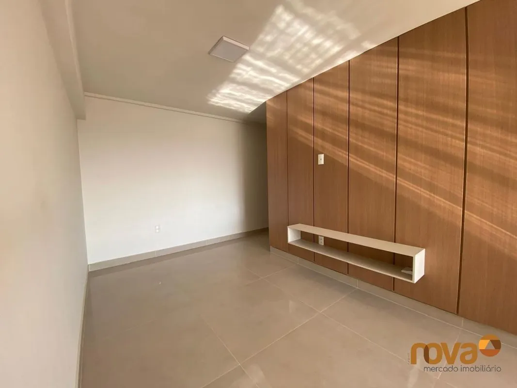 Apartamento 3 quartos com armários sendo 1 suíte com armário e ar condicionado n...
