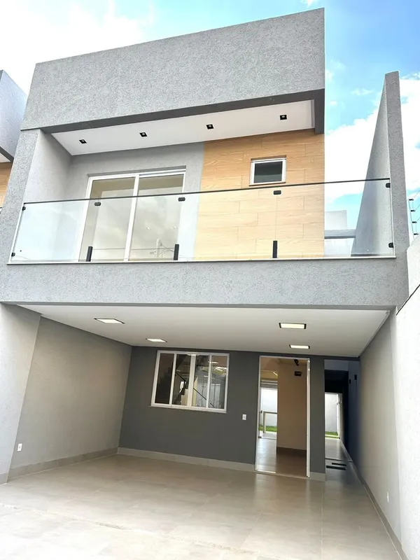 Destaques do imóvelSobrado Novo, completo com armários fino acabamento 3 suítes ...