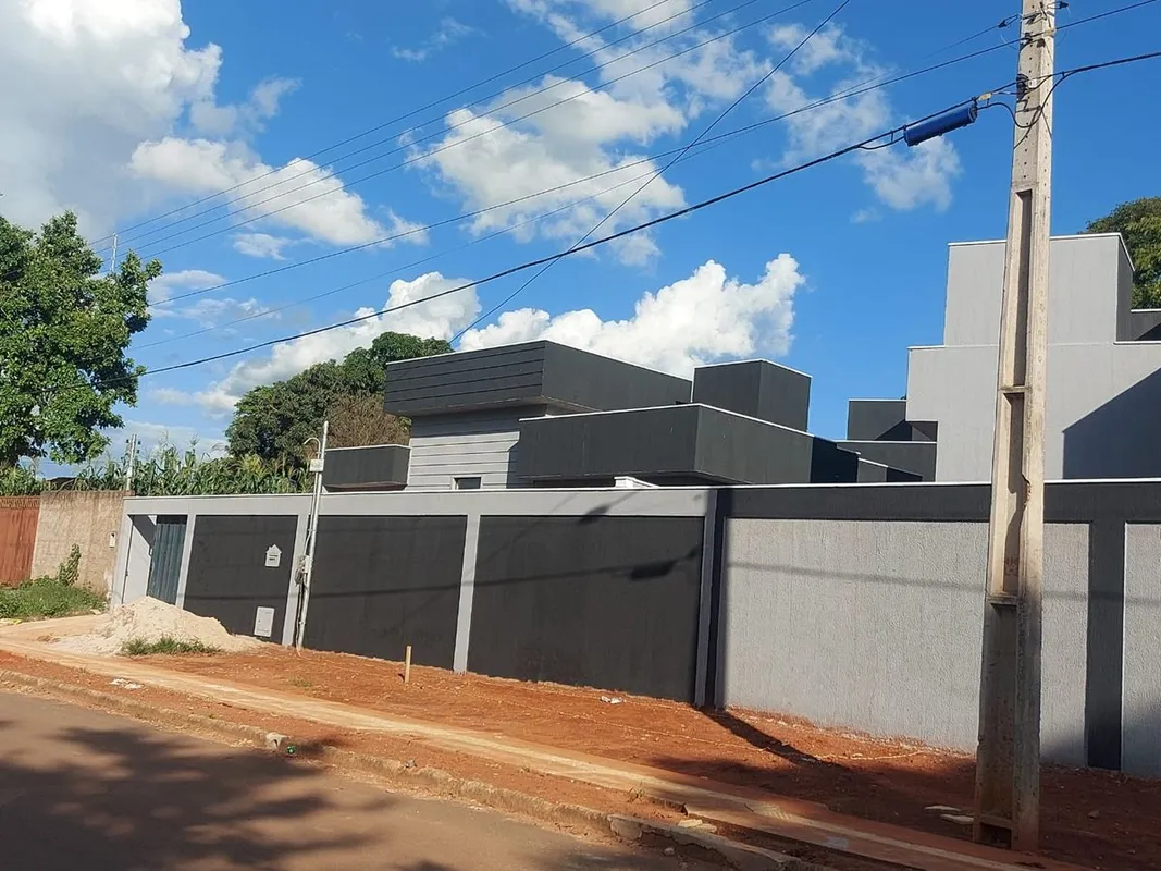 Casa Moderna à Venda no Bairro Independência – Aparecida de GoiâniaEsta é a opor...
