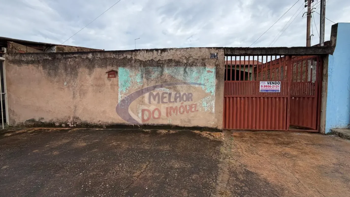 Vendo uma casa simples, aconchegante e com uma História de amor.Agora você pode ...