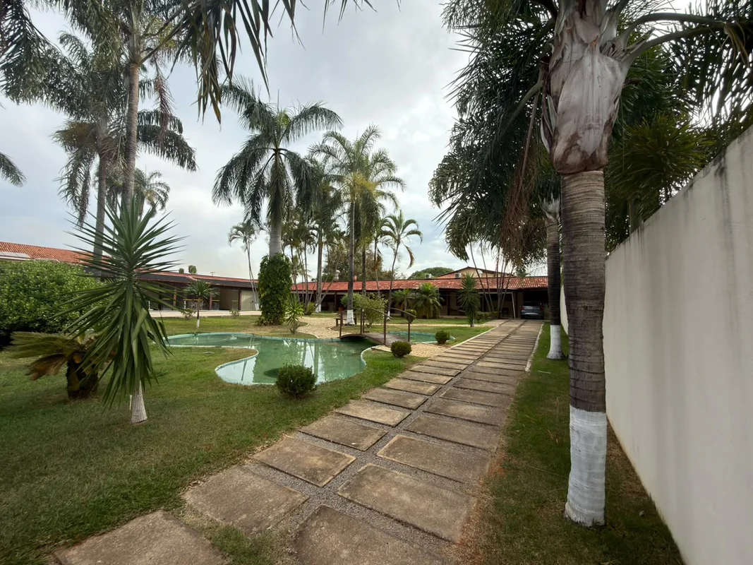 *-MANSÃO EXCLUSIVA - SMPW QD 05 - 2.500m² - 2 CASAS NO LOTE**Lote:* 2.500m² - Um...