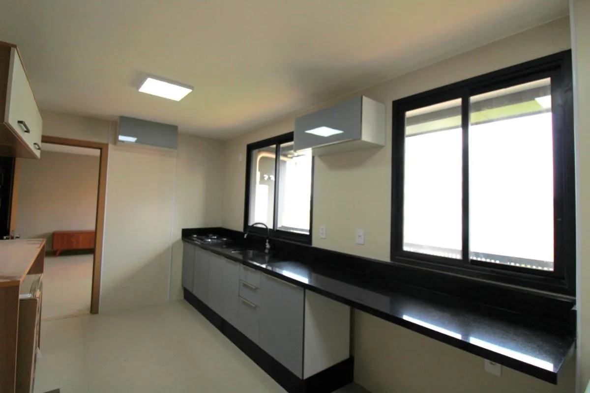 Imobiliária Brasília aluga belíssimo apto de 03 qtos na SQNW 303 no Edifício Vit...
