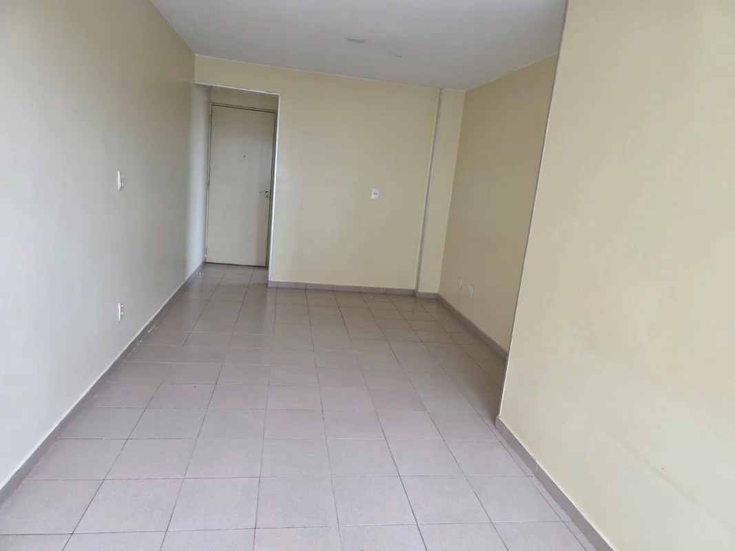 Fone 61 99881 6889Aluguel 2.200 mil + 3 caução ou fiador condomínio de 650 reais...