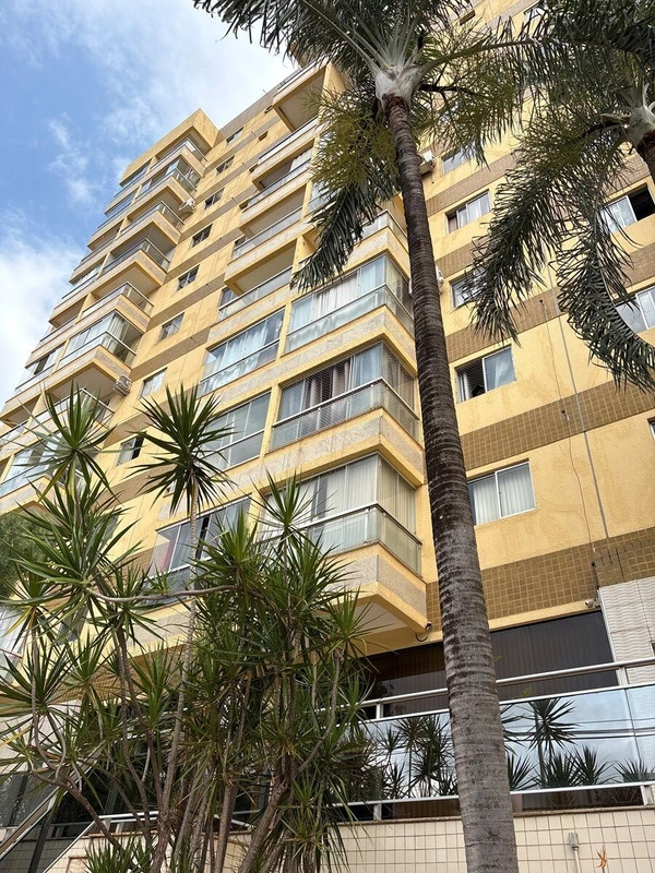 Apartamento de 1 quarto com sacada, nascente, vaga e elevadores. Pronto pra mora...