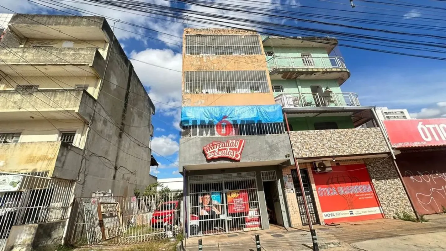 01 QUARTO C/WC SOCIAL, SALA VÃO LIVRE CONJUGADA C/COZINHA PAREDE REVESTIDA NA CE...