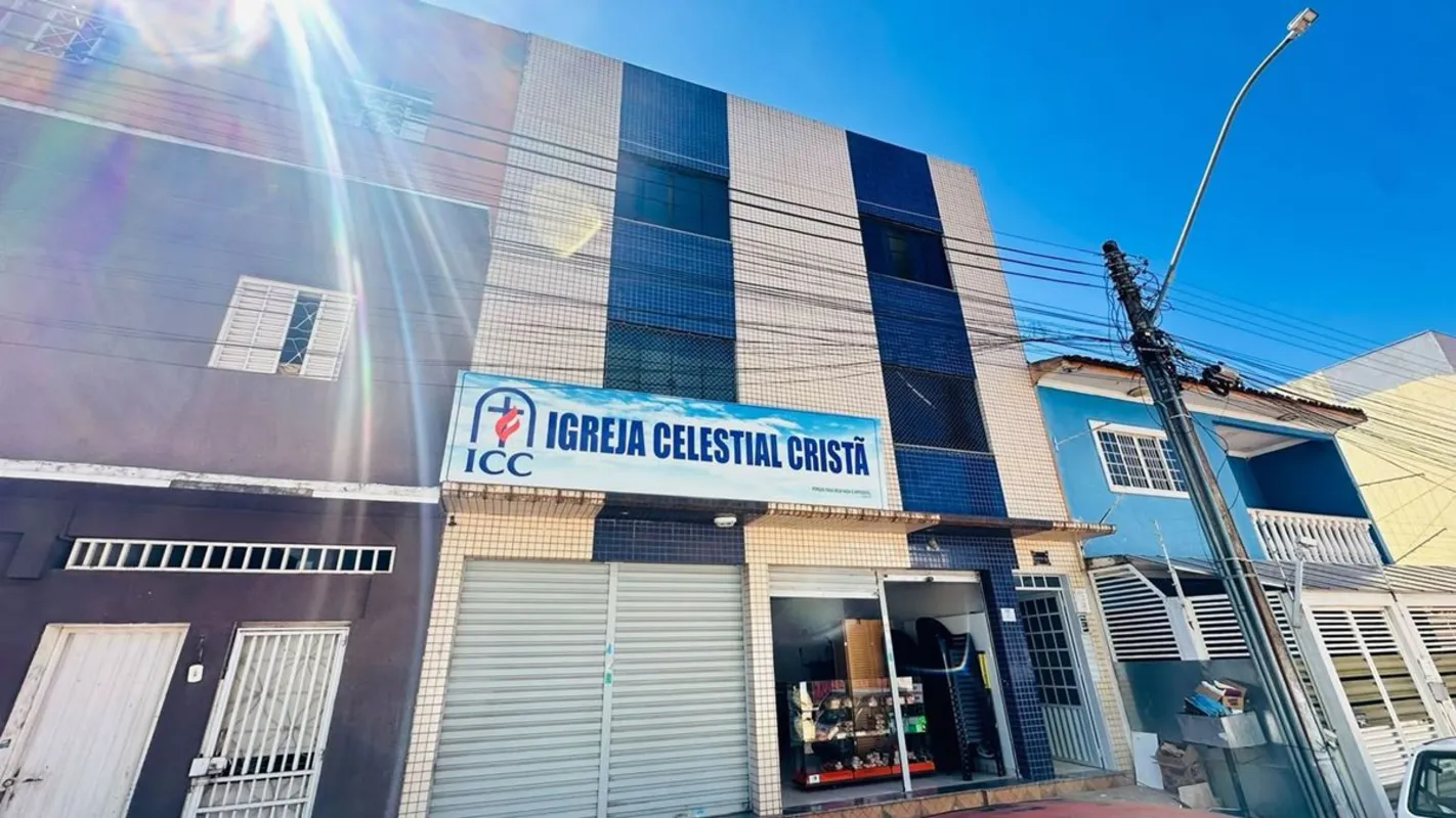 Loja Com:LOJA COM 24 M2, BANHEIRO C/BLINDEX, PISO CERÂMICAÁGUA E LUZ INDIVIDUALT...